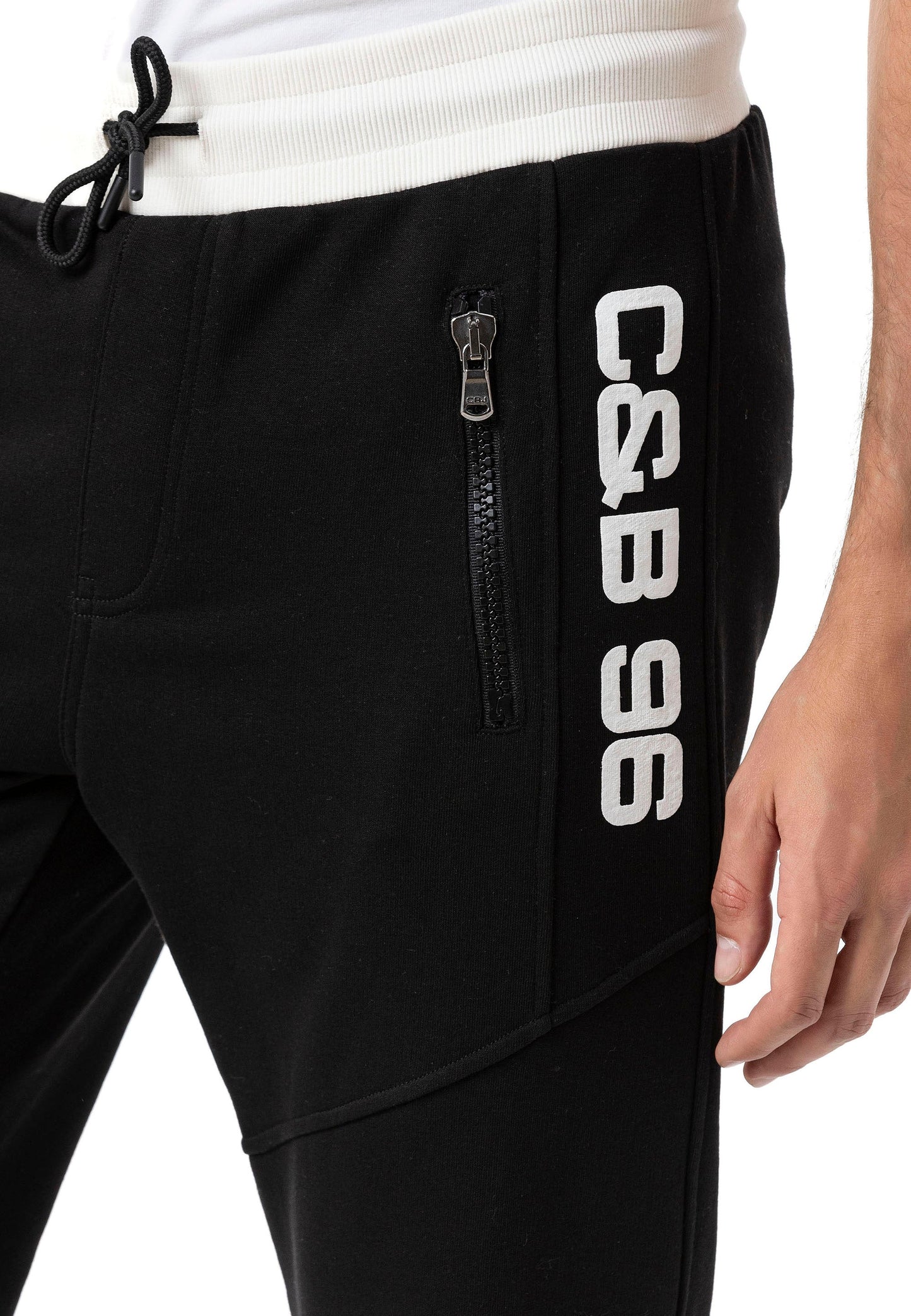 Cipo & Baxx Herren Jogginghose CR160